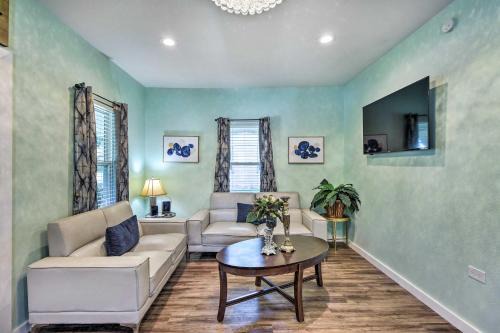 Central Arlington House | Pet-Friendly Arlington Elm Cottage with Patios & Fenced Yard