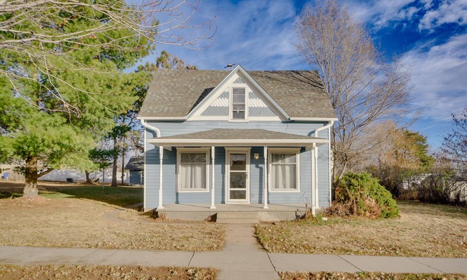 Farnam House | Historic Farnam Home: Steps from Three Brothers Vineyard