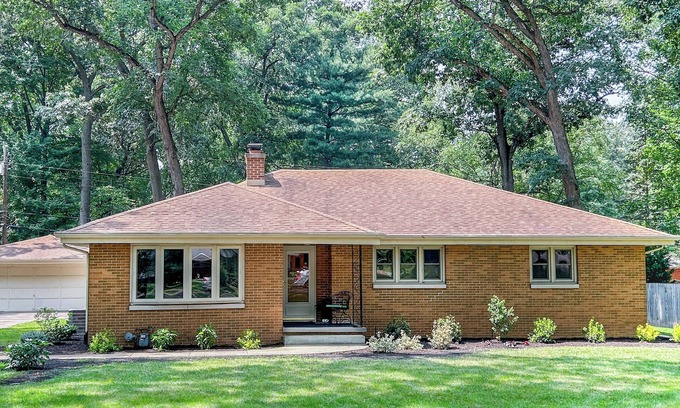 South Bend House | Ideal Family Retreat Near ND: Renovated 4-Bed Home