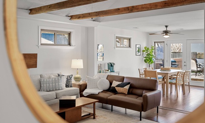 Issue House | Explore Pegs Pearl: Beach Community with Golf Cart Access