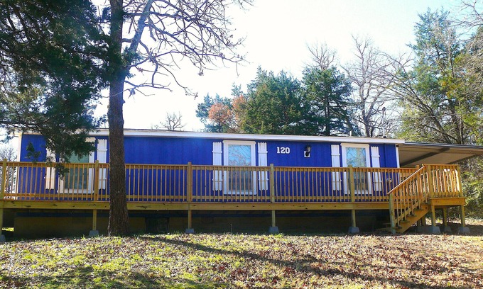 Diamond City House | Convenient Access to Bull Shoals Lake and Country Club