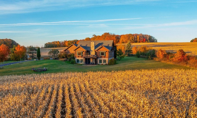 Elkhart Lake Cabin | Perfectly Located Near Road America and Elkhart Lake