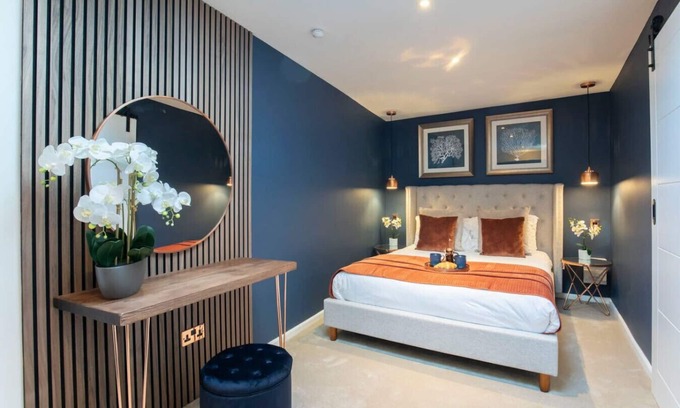 Cheltenham House | 1 Northall · One Bedroom Detached Home with Gated Parking