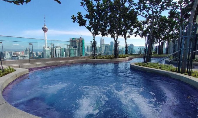 Bukit Bintang Apartment | Pet-Friendly 4-Star Hotel at The Robertson KLCC