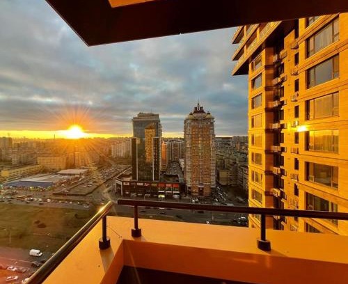 Obolon' Apartment | Comfortable 60m2 Room in Obolon with Pool Access