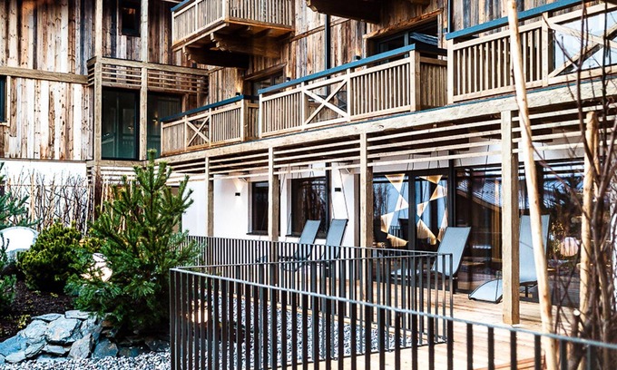 Rain Apartment | Relax in a 1-Bedroom Suite with Bath at Hotel Stockinggut