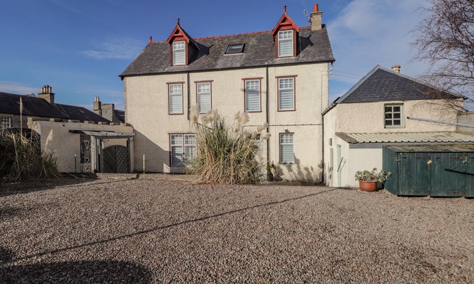 Cullen Cottage | Pet Friendly Retreat at 1 Seafield Street in Cullen