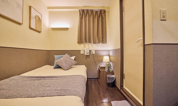 Kabukicho Hotel | 1 single bed 2nd floor A/Shinjuku-ku Tokyo