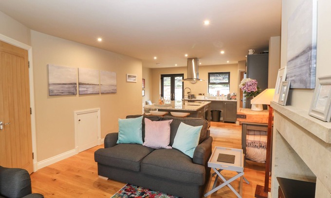 Lothersdale Cottage | 1 Stansfield Mews