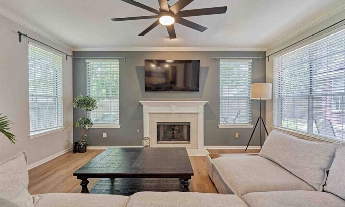 Alden Bridge House | Woodlands Grand: Cozy 3BR House with Ocean View & More