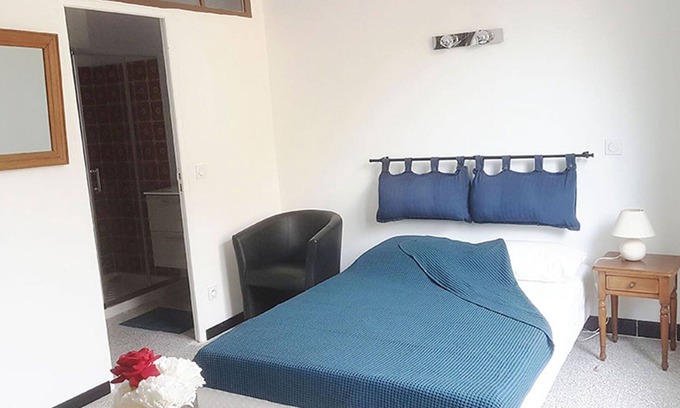Charleval Apartment | Guest Rated 10/10: Studio in Charleval with Pool Access
