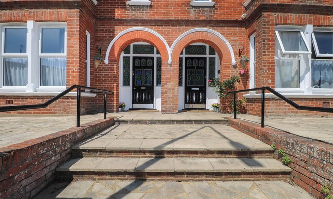 Seaford Cottage | Pet-Friendly Cottage with Ocean View in Seaford