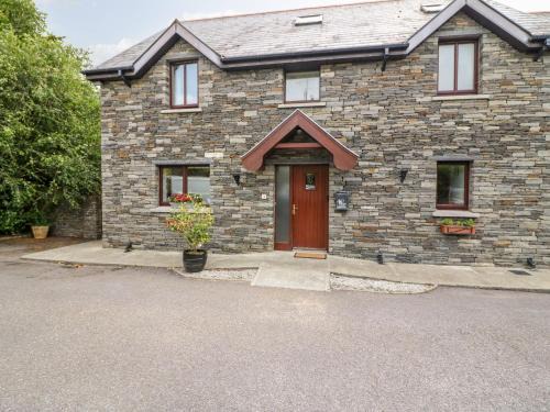 Durrus House | Pet-Friendly Luxury at 1 The Courtyard - Rated 10/10
