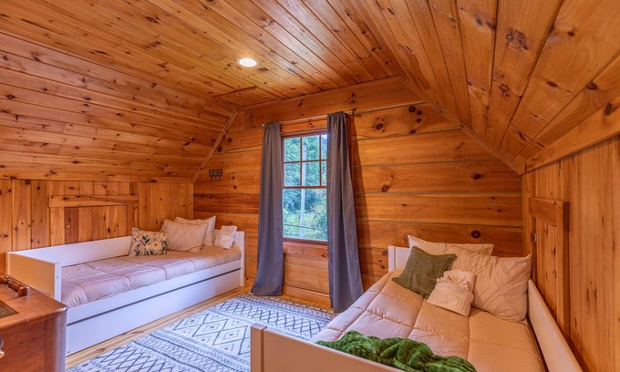 Vilas House | Pet-Friendly Treetops Retreat Near Downtown Boone