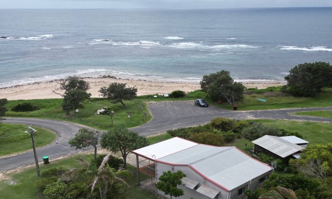 Minnie Water House | Discover 1 WARATAH: Family-Friendly Retreat in Minnie Water