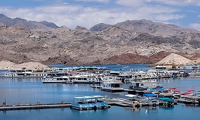 Laughlin Hotel | Exciting Casino Adventure with Dining and Live Entertainment
