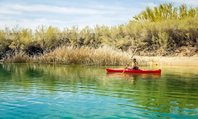 Laughlin Hotel | Riverside Resort: Scenic River View & Vibrant Onsite Dining