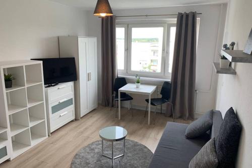 Nordost Apartment | Modern Apartment with Netflix, WiFi & Kitchen near City