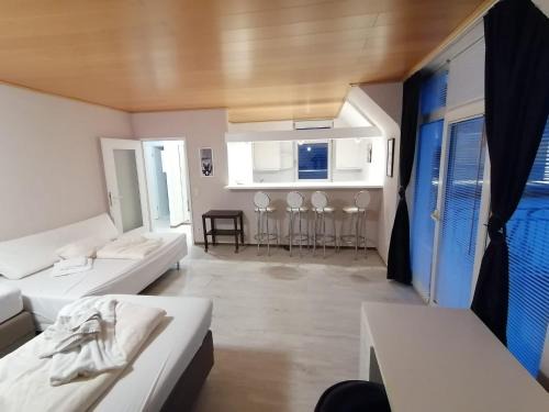 Kaiserslautern Apartment | Cozy 1 Zimmer Apartment | Family & Pet Friendly Stay