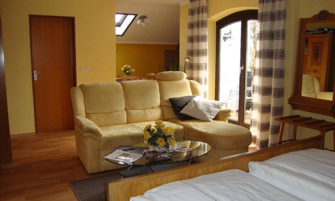 Wurding Apartment | Cozy 1-Bedroom Apartment with Terrace & Breakfast Included