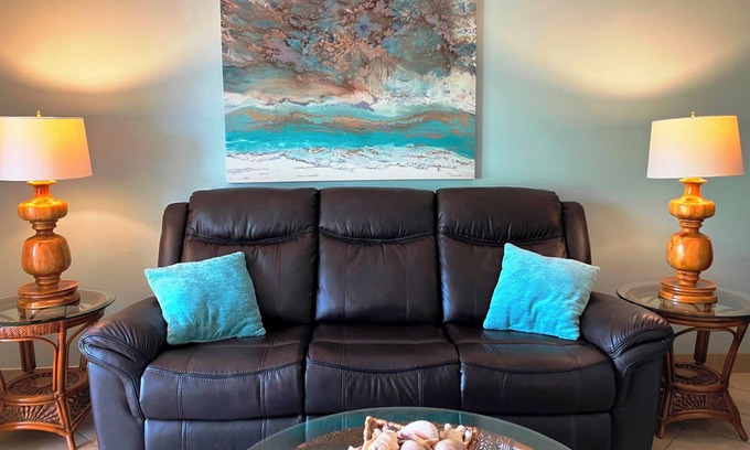 Demere Park Condo | Unbeatable Stay: Beachside Retreat with Pet-Friendly Amenities