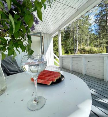 Trogstad House | Charming SAMM Guest House: Pet-Friendly Getaway Near Oslo