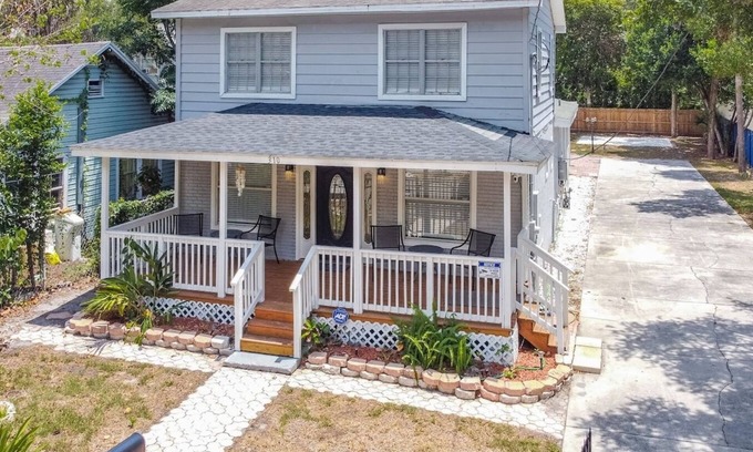 Tampa Heights House | 10 beds! Large home for groups & multiple families! PETS OK!