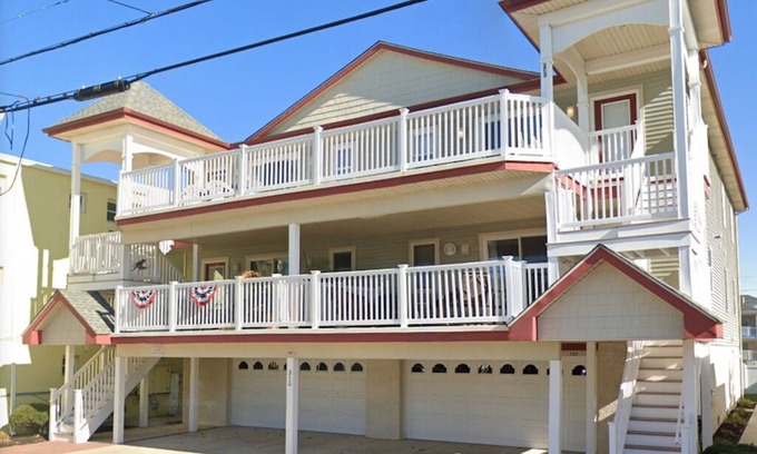 Wildwood Condo | Oceanfront Retreat with Deck Views Near Exciting Attractions