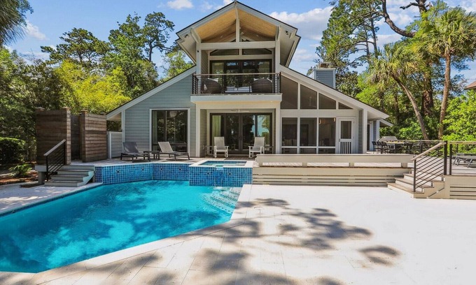 Beach Lagoon House | 10 E Beach Lagoon: Guest Rated 10/10 Oceanfront Retreat