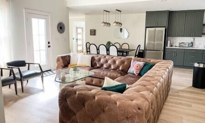Terrell Heights House | Spacious Retreat with Pickleball & Basketball Courts