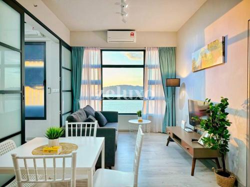 Downtown Kota Kinabalu Apartment | Seaview City Pads at Jesselton Quay - Rated 9.5/10!