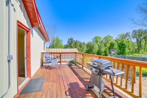 Eben Junction House | Family-Friendly Eben Junction Townhome Near Lake Superior!