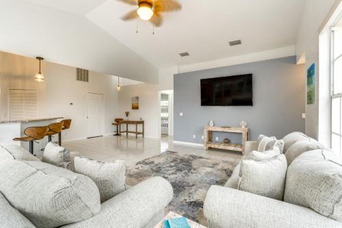 Broadmoor House | 10 Mi to Public Beaches Coastal Florida Retreat