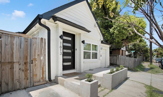 Greater East End House | Modern Home with Child-Friendly Amenities Near Downtown
