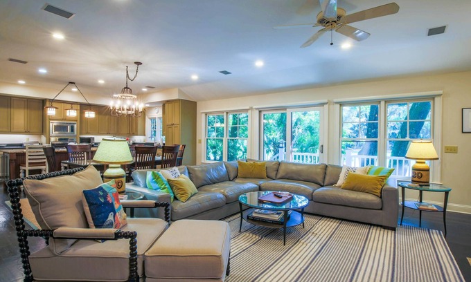 West Beach House | Beachside Retreat with Kitchen & Golf Course Views
