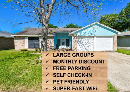 Humble House | Convenient Getaway: Newly Rehabbed Near IAH & Mall