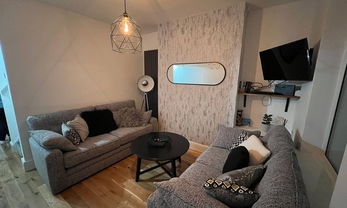 Lincoln House | Your Perfect Stay Near Lincoln City Centre - Ids’s Place