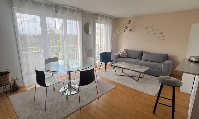Bobigny Apartment | ✨ 10 minutes from Paris - Lovely Apartment & Spacious ✨