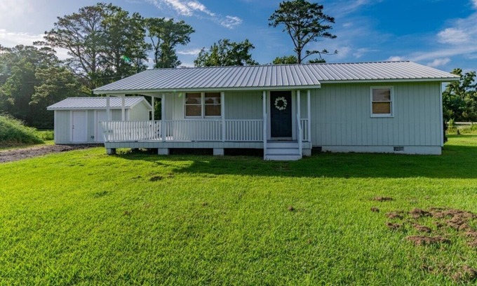 Wanchese Cottage | Convenient Access to Manteo and Nags Head Beaches