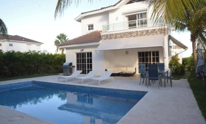 San Pedro de Macoris Villa | Ideal Getaway: 10 Minutes to the Beach with Pool Access