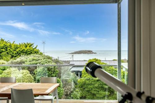 Encounter Bay House | Relaxing Stay at 10 Passatt St Encounter Bay - Family Friendly