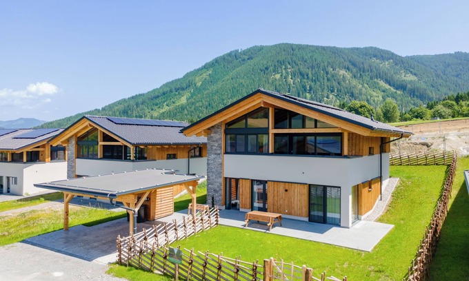 Sankt Lambrecht House | 10 pers. ski in-ski out chalet with family room