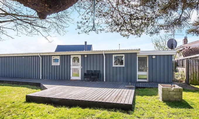 Lyngsbæk Strand House | Spacious 10-Person Holiday Home in Ebeltoft with Ocean Views