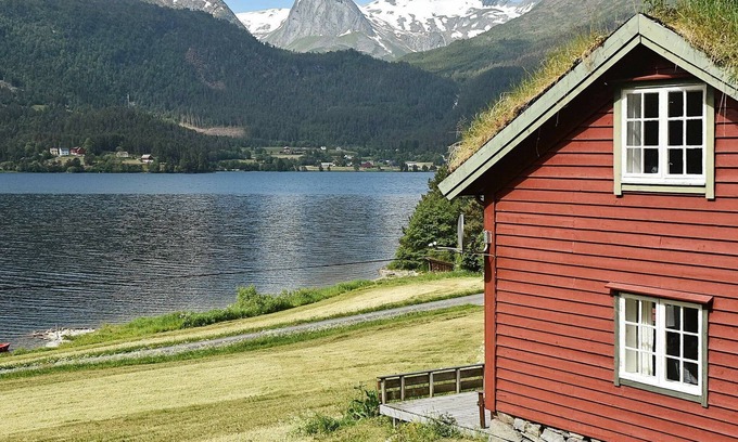 Volda House | Ideal 10-Person Holiday Home in Folkestad with Great Amenities