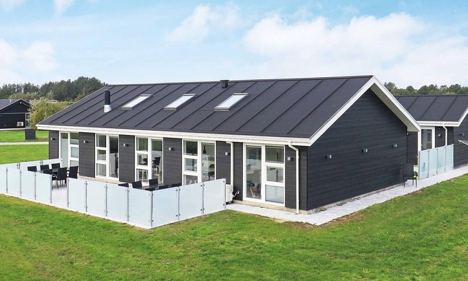 Grønhøj House | Spacious 10-Person Holiday Home in Løkken with Pool & Spa