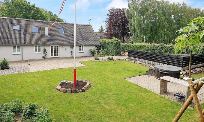Roslev House | Spacious 10-Person Holiday Home in Family-Friendly Roslev