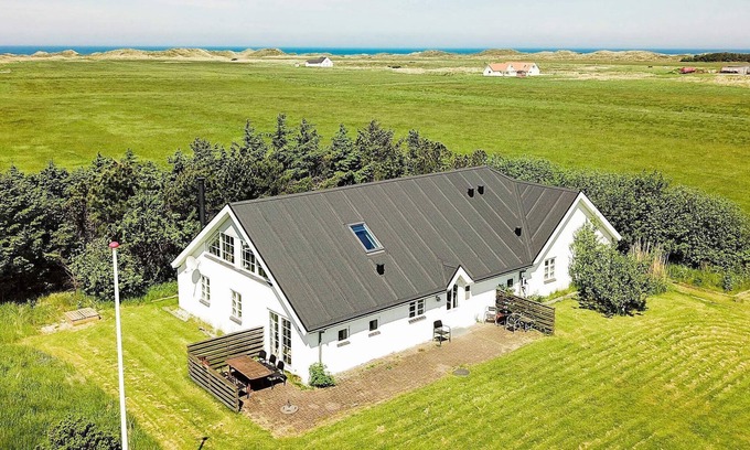 Sønder Vorupør House | Spacious 10-Person Holiday Home in Thisted - Guest Rated 9.8