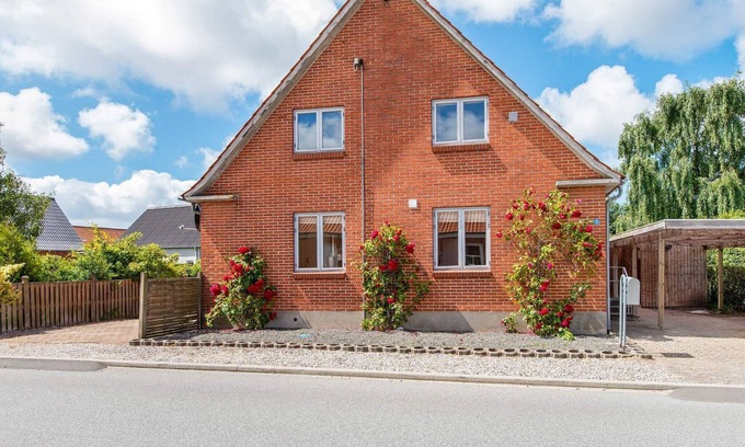 Husby House | Spacious 10-Person Holiday Home in Ulfborg - Pet Friendly & Family Ready
