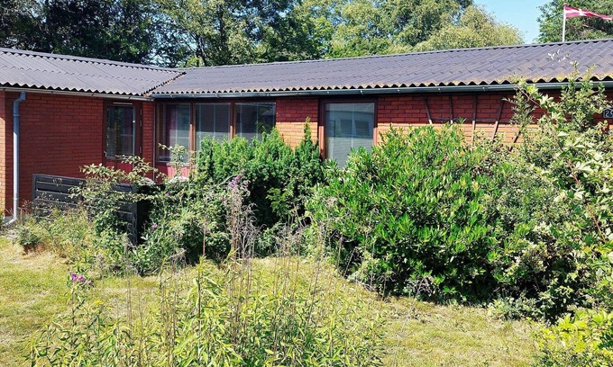 Aalbaek House | Spacious 10-Person Holiday Home with Ocean View in Ålbæk
