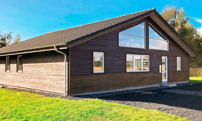 Kramnitse House | Ideal 10-Person Holiday Home with Oceanfront Views in Rødby